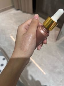 Nykaa Strobe &amp; Glow Liquid Cream Highlighter