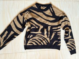 zebra style sweatshirt 🤎