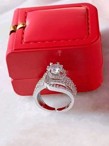 Sparkling Silver Ring