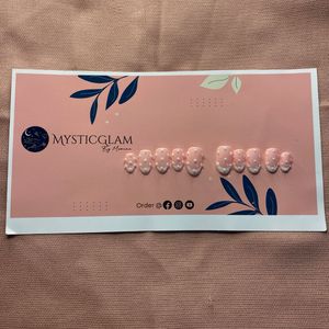 French Nails with Pearl Details - Press On Nail