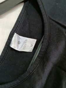 BLACK T SHIRT
