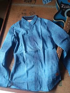 Roadster Size M Shirt New Condition