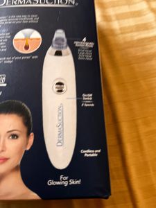 DermaSuction Pore Cleaning Device