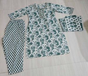 Floral Kurta Set With Pants And Dupatta