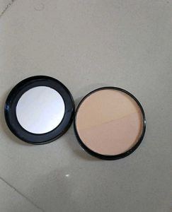 Show Stopper Pressed Powder