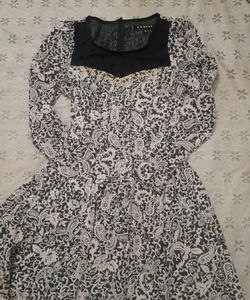 Elegant Paisley Print Dress