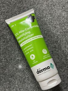 The Derma Co 5% Nia-Ceramide Mattifying Moistruize