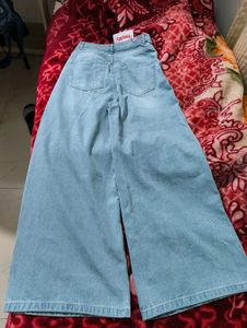 Wide Leg Light Wash Jeans