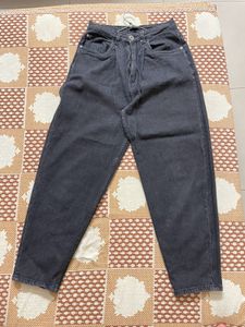 BEAUTIFUL BLACK DENIM