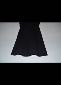 Chic Two-Tone Sleeveless Dress