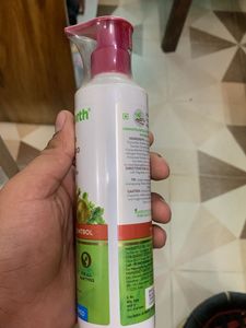 Mamaearth Onion Shampoo
