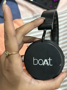BOAT ROCKERZ 400 Headphones