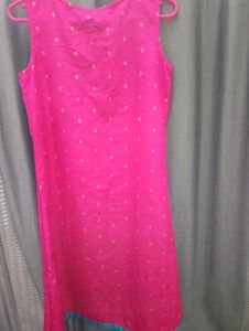 SRISHTI SLEEVELESS A-LINE KURTA  GOLDEN THREADS