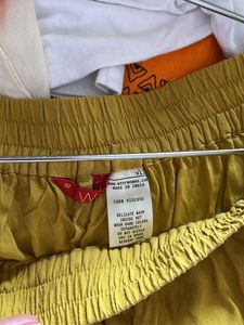 Brand W , Size M