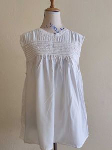 White Sleeveless Top old navy