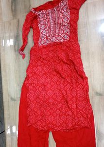 red kurta set