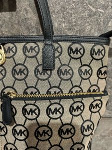 👜 Authentic Michael Kors Tote – new