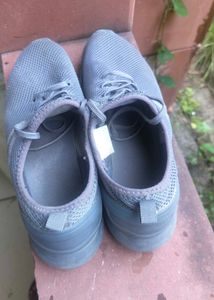 DECATHLON Running Shoes - 7 Size