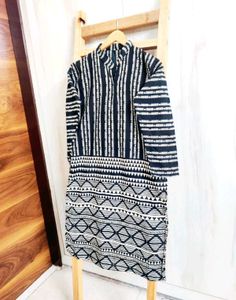 Striped Black &amp; White print kurti size-