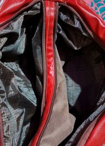 Ladies Bag With Multiple Zipper Pockets