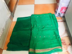 Beautiful Simple Saree With Blouse
