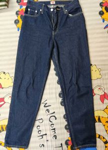 Unisex Levi&#39;s Dark Wash Jeans