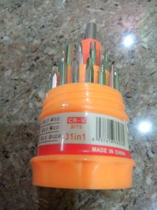 31 In 1 Screw Driver Kit