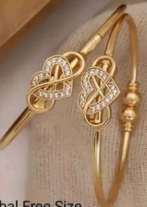 Heart&Knot Bangle
