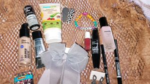 Gift Combo Makeup And Accessories