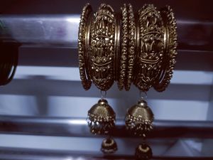 Metal bangle Set
