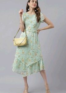 Latin Quarters Floral Green Dress
