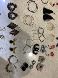 29 Pairss Of Earings