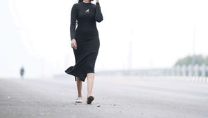 Chic Black Midi Bodycon Dress