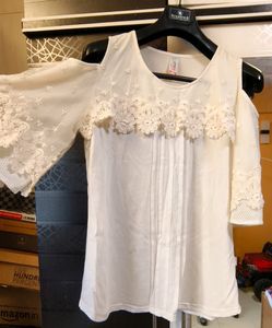 🎽CUTE EMBROIDERY TOP 3XL👌🏻LIKE NEW❗