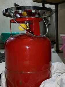New Cylinder With Burner Attach...