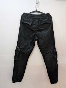 Men&#39;s Black Cotton Cargos (Indian Garage)