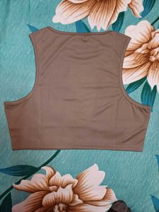 Shein Sleeveless Graphic Chest Print Crop Top