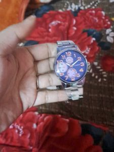 Stylish Blue & Silver Wristwatch