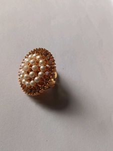 "Elegant Multi-Stone Sparkling Ring – Perfect Stat