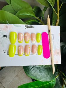 Press-On Nail Set