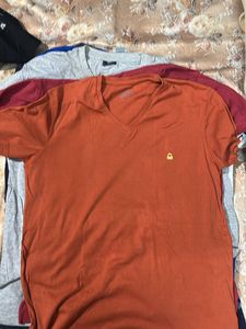 Benetton V-Neck T-Shirt Bundle