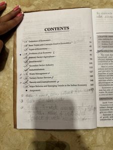 ECONOMICS TEXTBOOK 📕