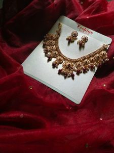 Elegant Gold-Tone Necklace Set