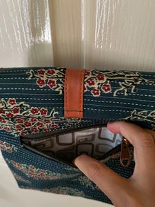 Green Cloth Printed Sling Bag