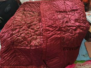 Pack of 4 Luxurious Maroon Bedsheet Quilt Set