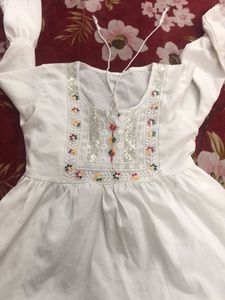 Elegant White Kurti frok
