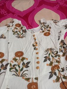 Off White Flower Design Kurti