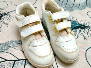 White Shoes - Perfect for Any Outfit!