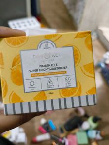 Dot & Key Vitamin C+E Super Bright Moisturizer