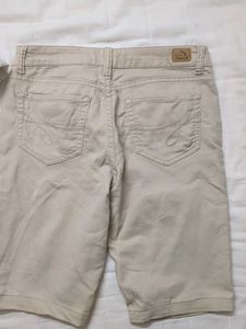 28.5 INCH. BEIGE JORDACHE SHORTS PREMIUM QUALITY